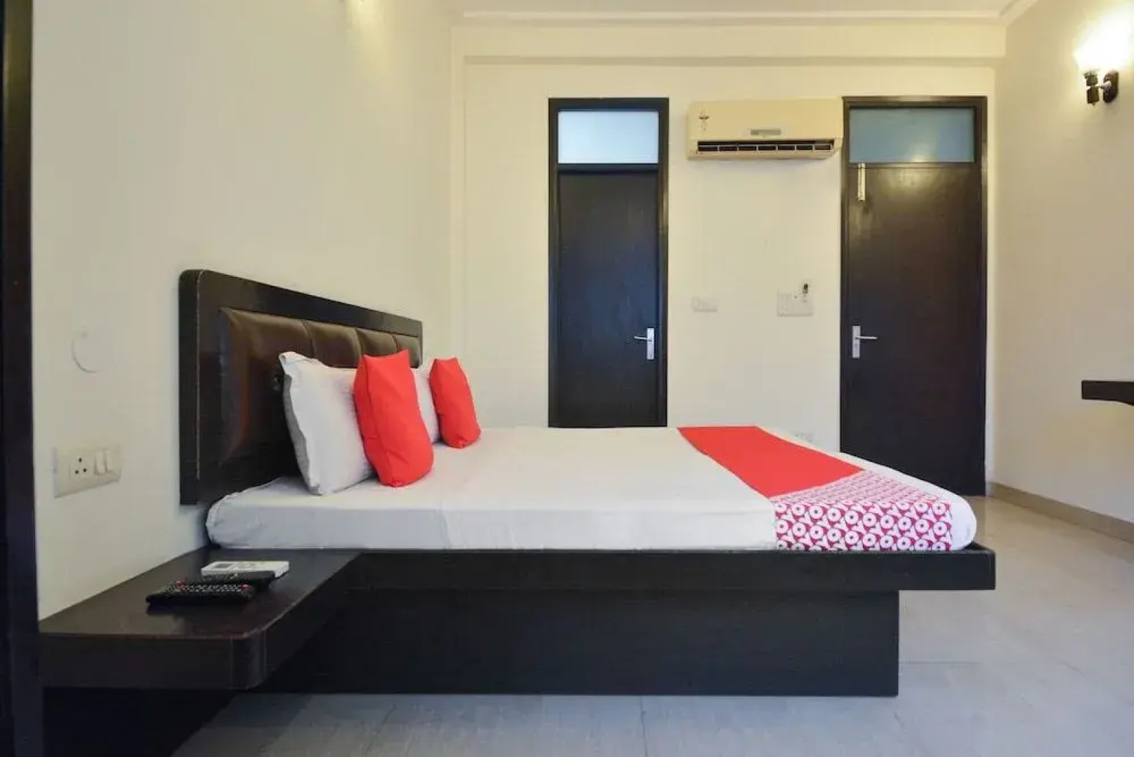 Oyo 32424 Hotel Lavanya