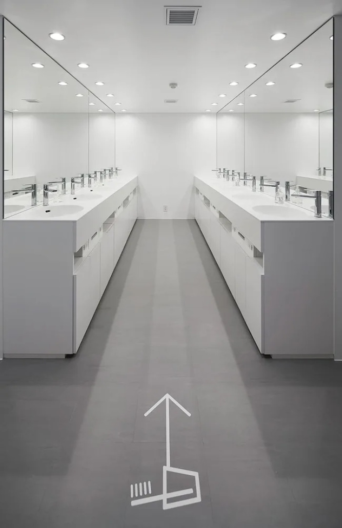 9h nine hours Akasaka