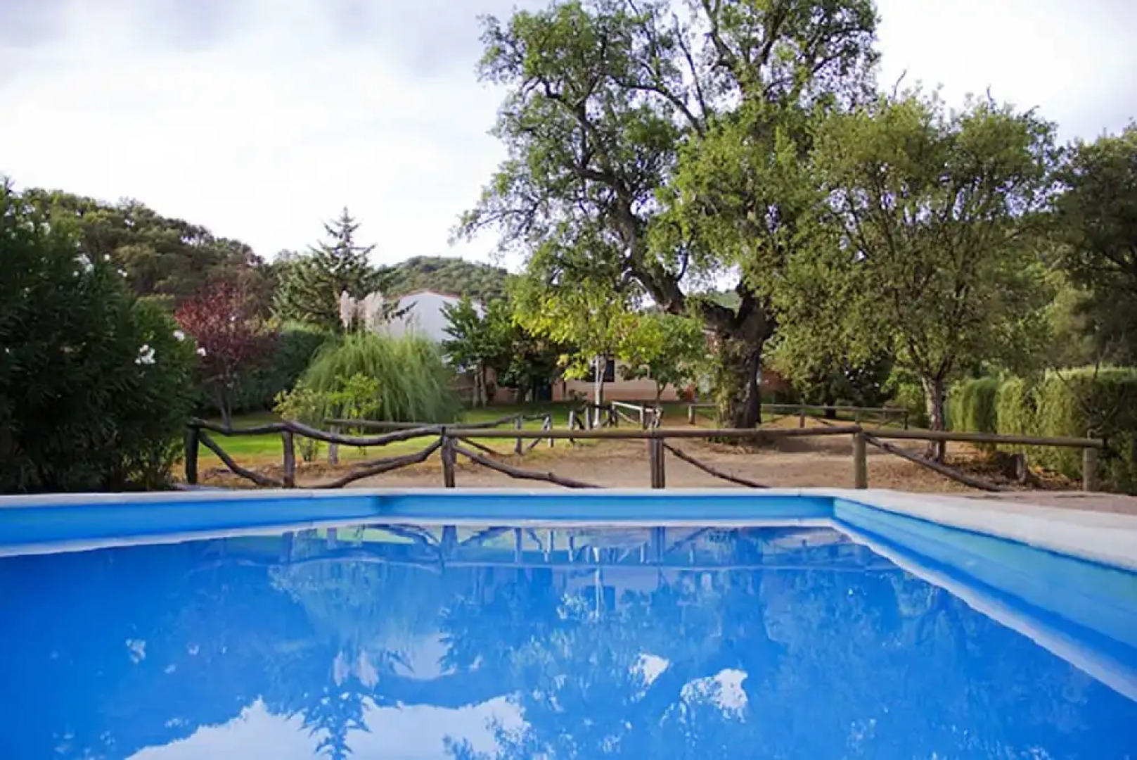 Alojamientos Rústicos En La Encina