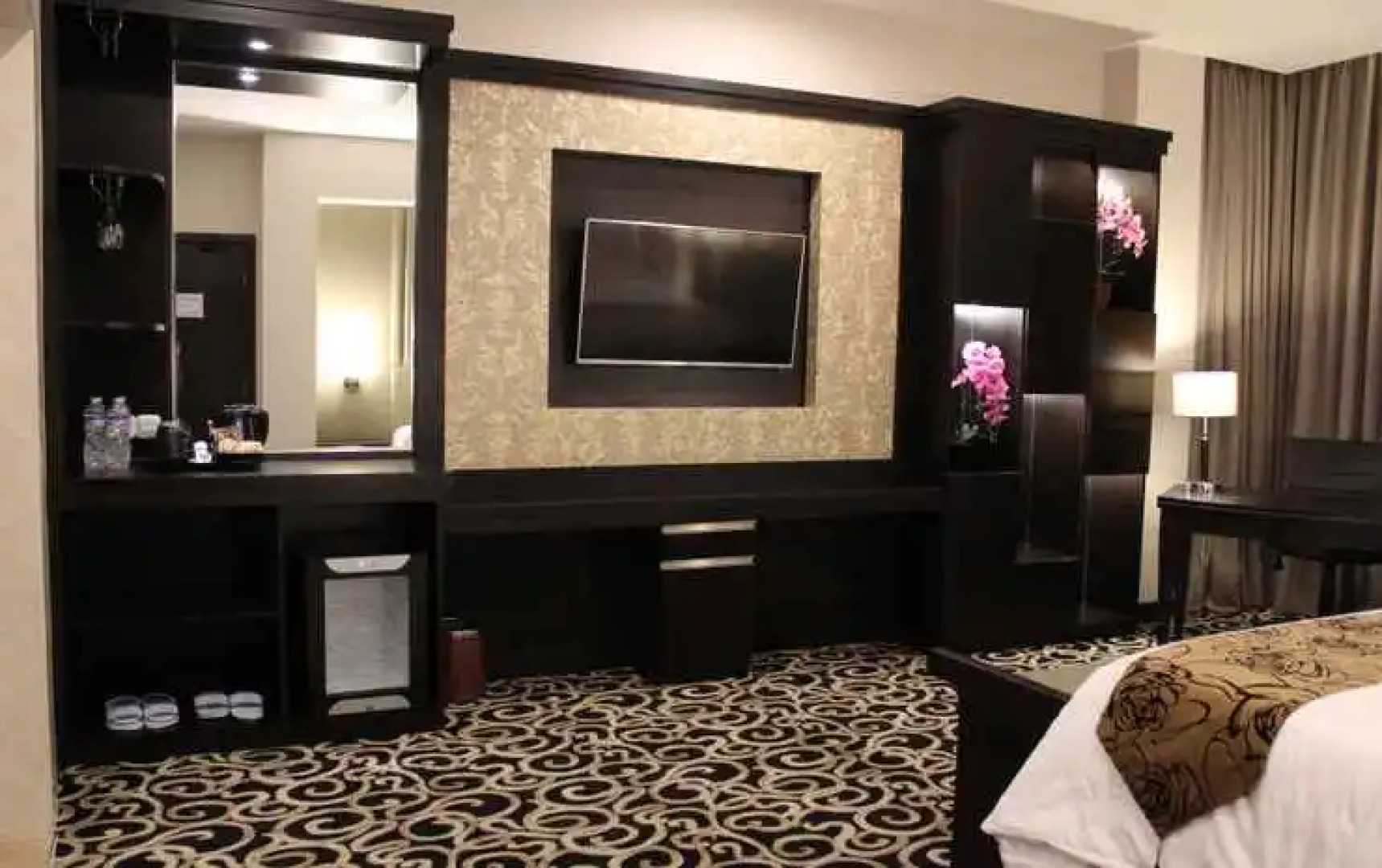 Grand Royal Denai Hotel