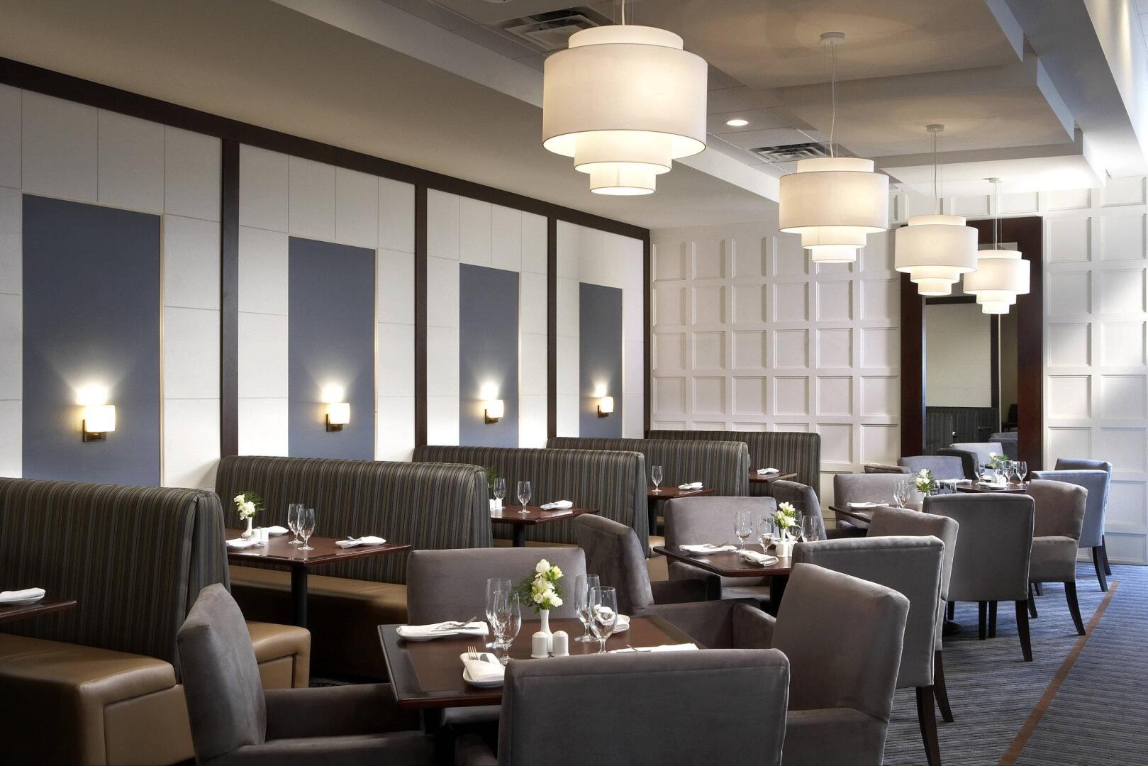 Sheraton Vancouver Guildford Hotel