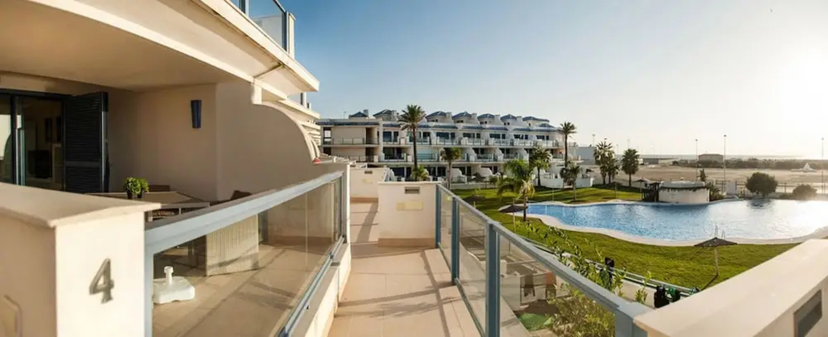 Livingtarifa - Techos Azules