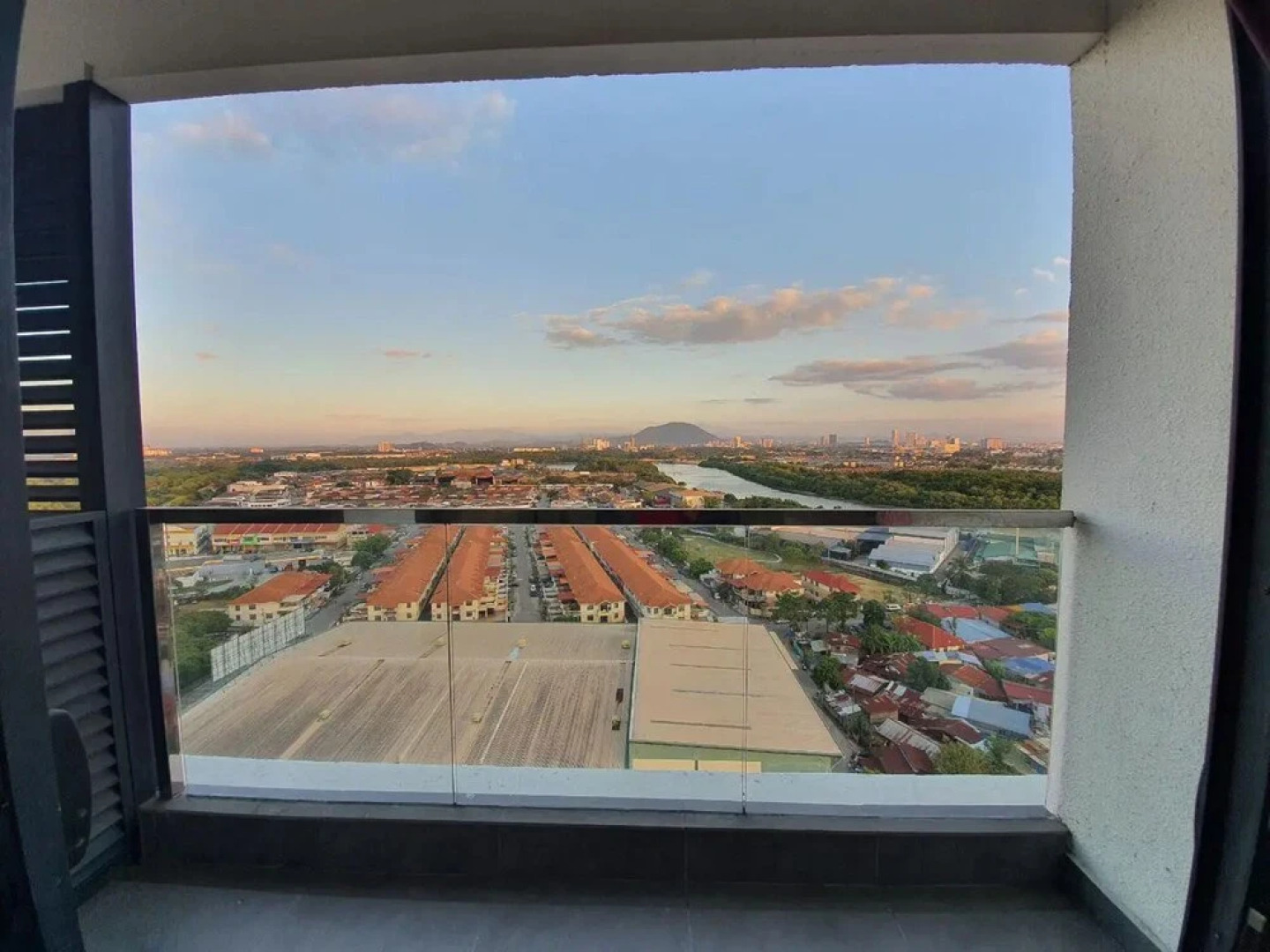 Miracle Homestay Woodsbury Suites