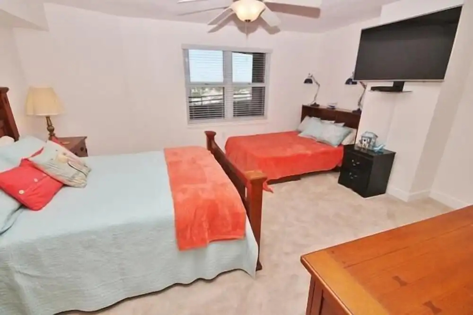 Daytona Towers Grande Unit 702 Apartment 2