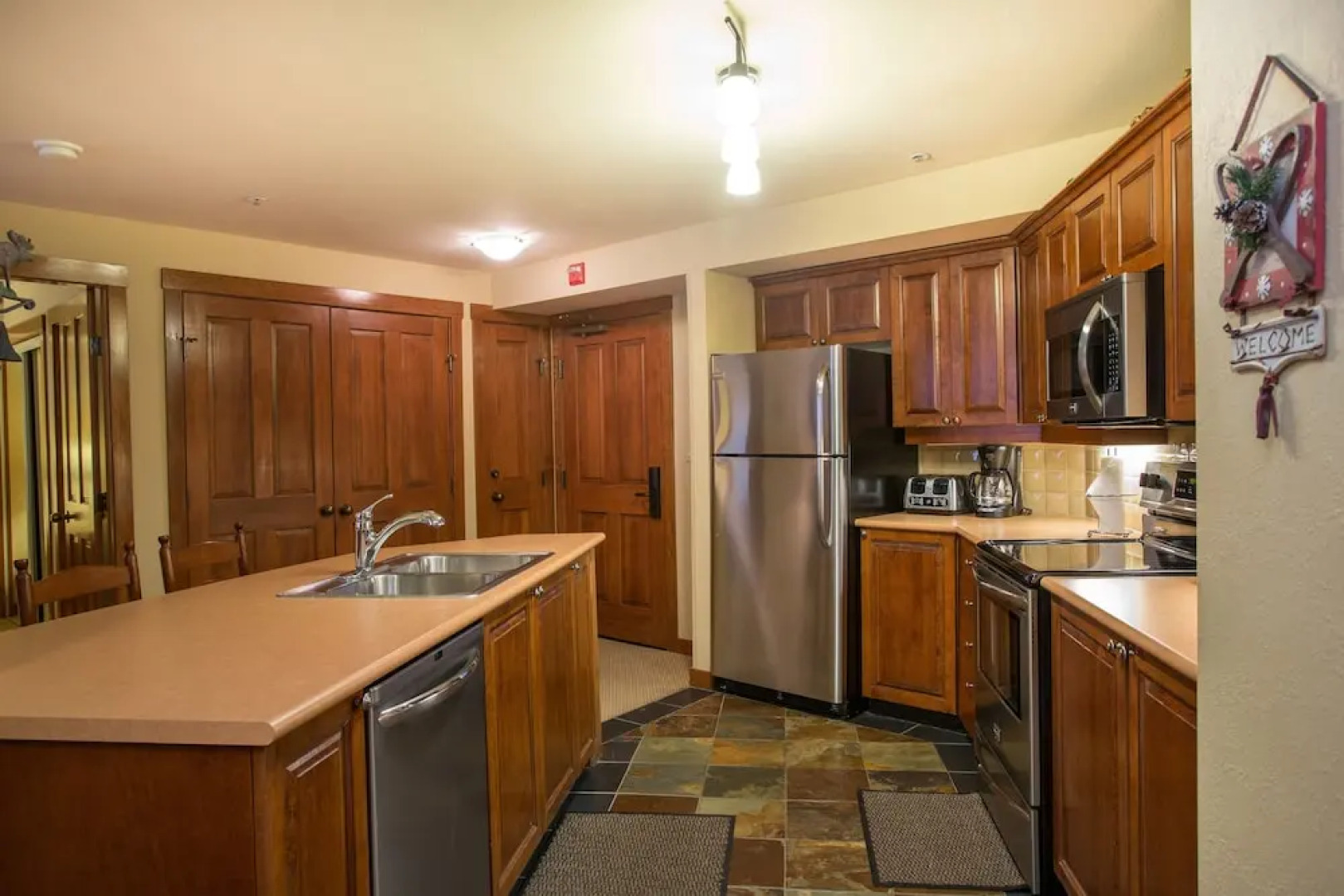 3306 - One Bedroom + Den Deluxe Powderhorn Lodge 1 Condo by RedAwning