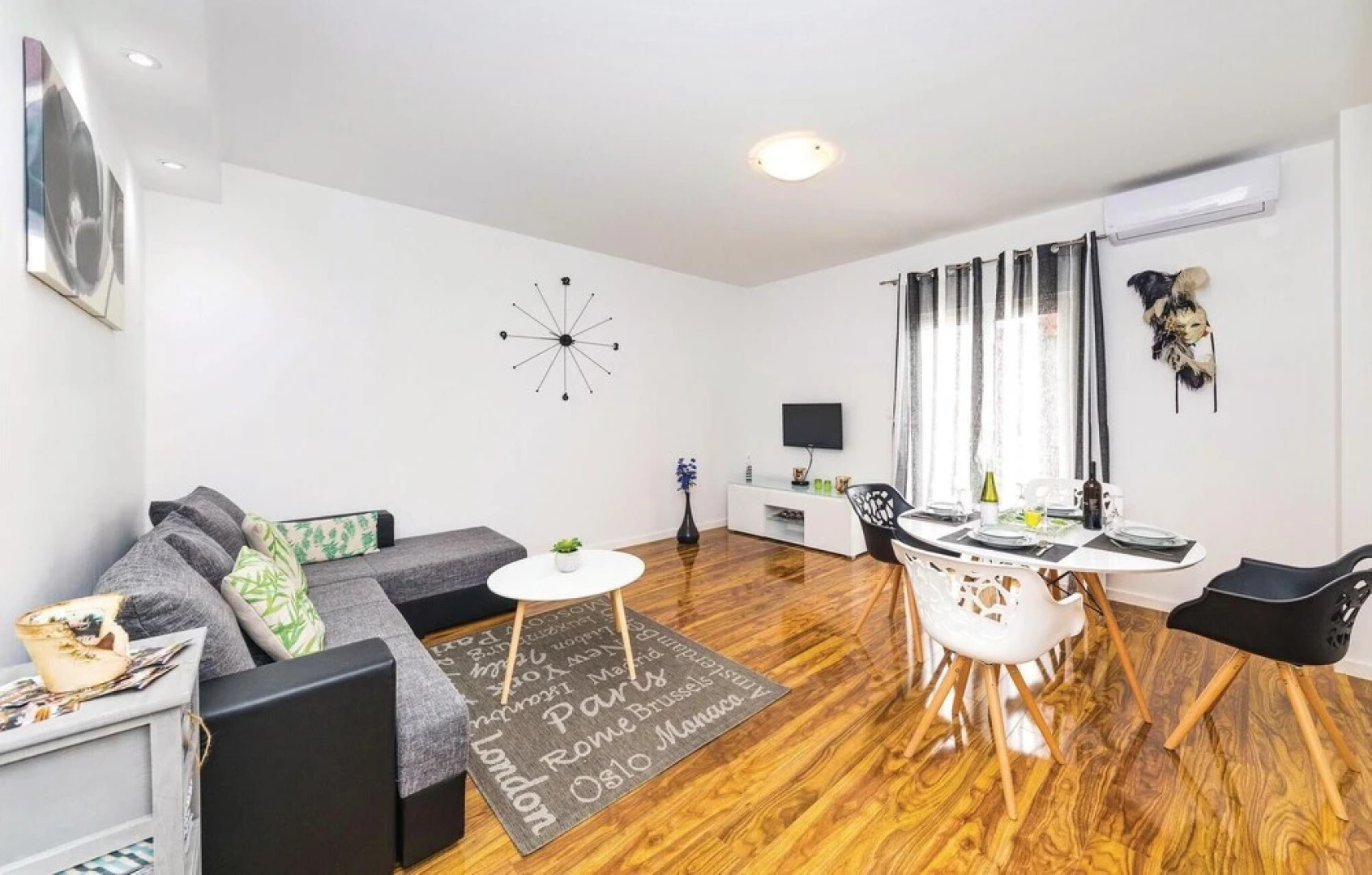 Amazing Home in Kastel Stari with Hot Tub, WiFi & 2 Bedrooms