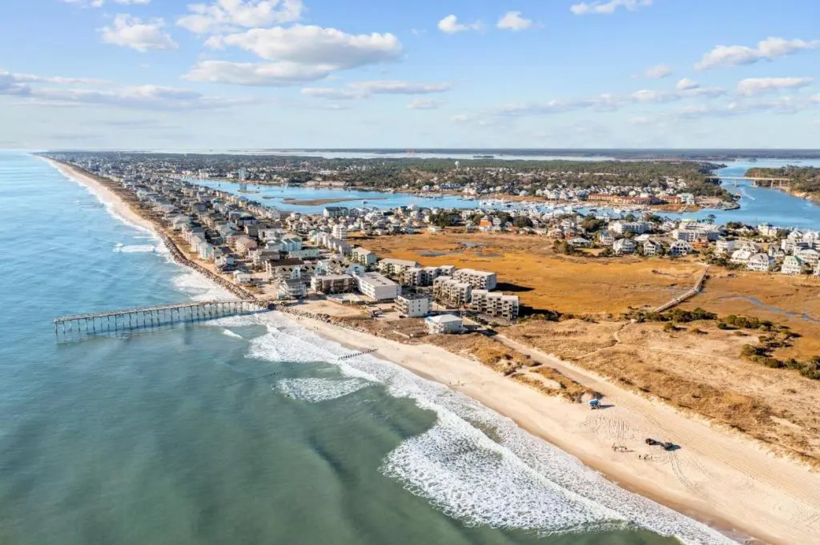 Modern Carolina Beach Boardwalk Cottage near Amenities!