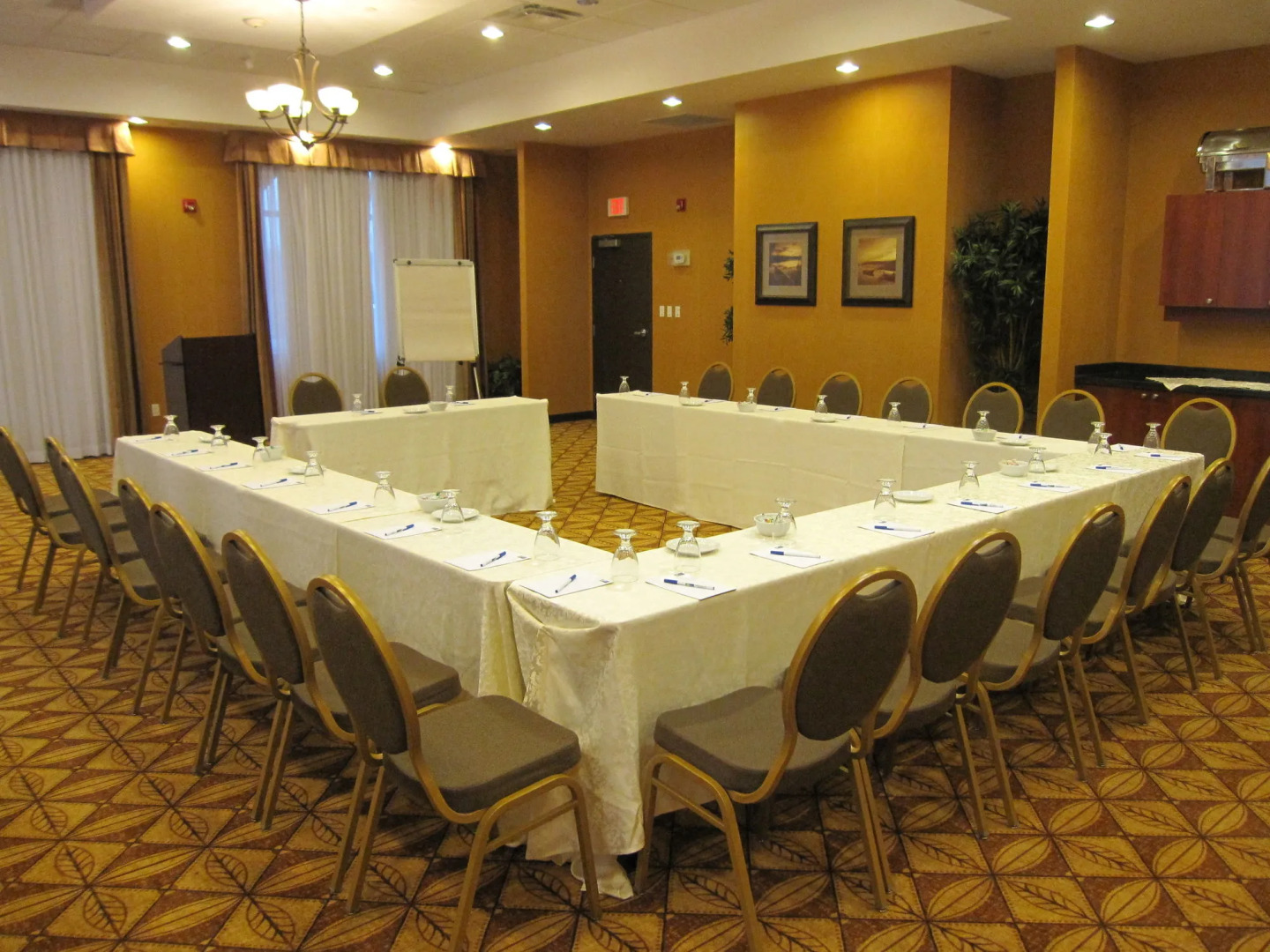 Holiday Inn Express Hotel & Suites CLARINGTON - BOWMANVILLE by IHG