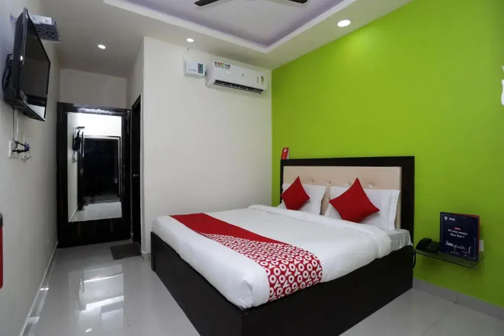 Super OYO 14332 Raj Palace
