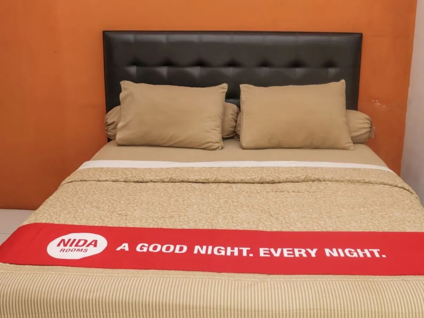 Ten House Guest & Resto by RedDoorz