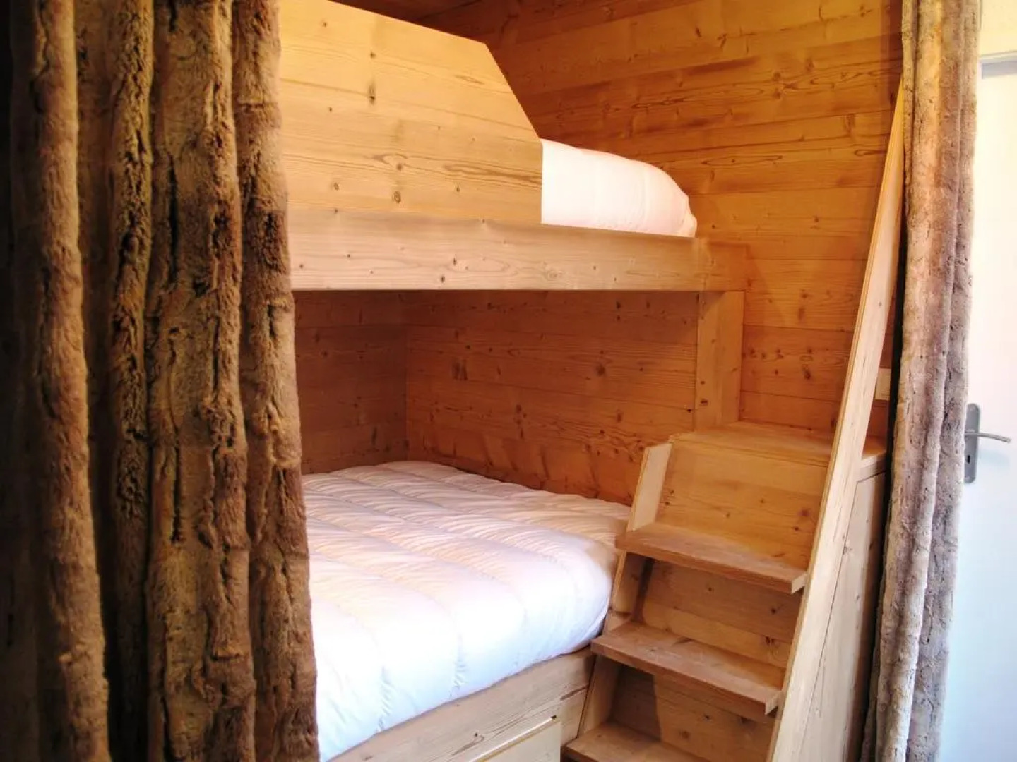 LIsle "Lofts & Lakes"