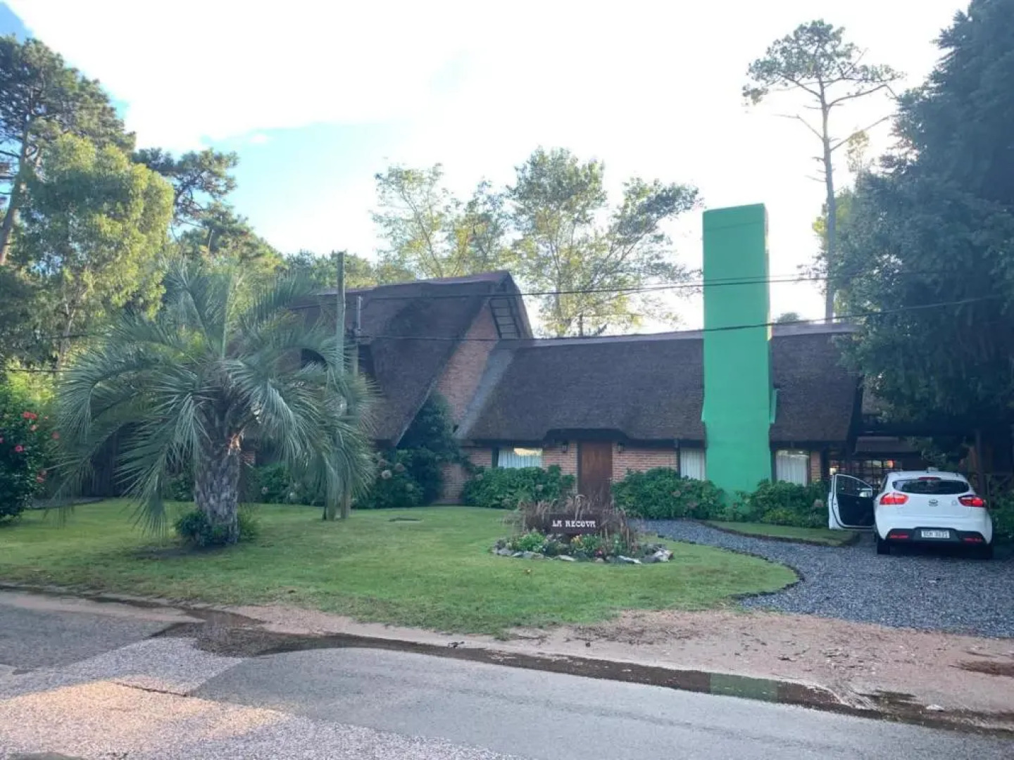 Amplia casa con piscina en Pinares