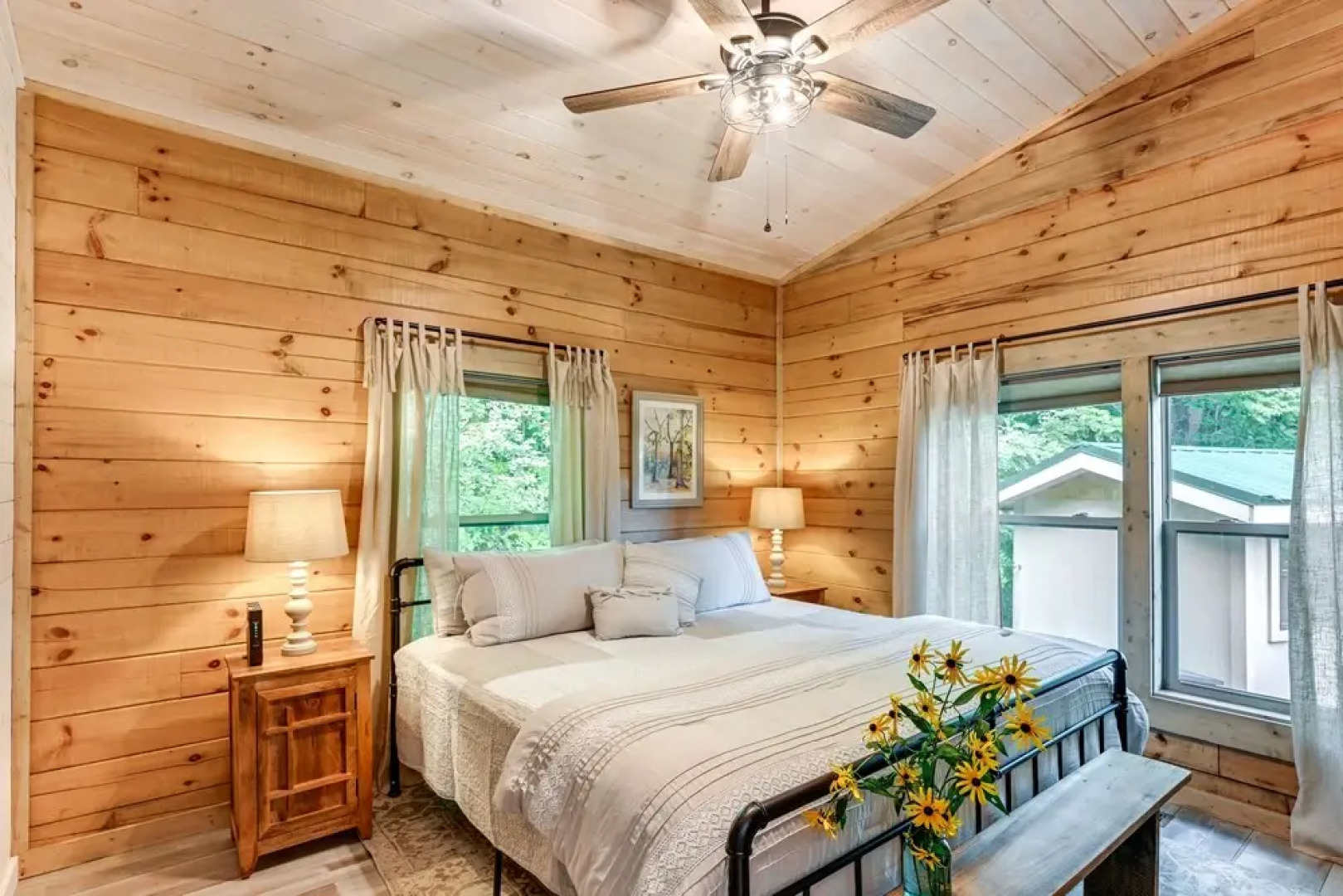 Cullowhee Cabin w/ Hot Tub, 3 Mi to Lake Glenville