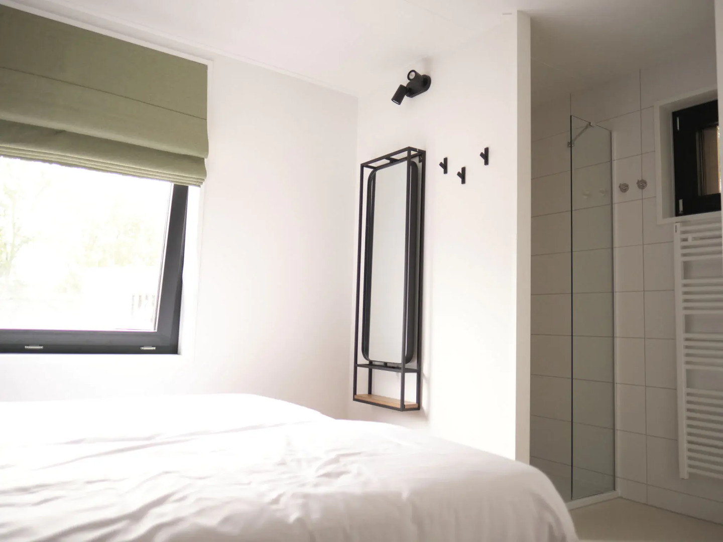 Spacious Lodge, 2 Bathrooms, Near Maastricht