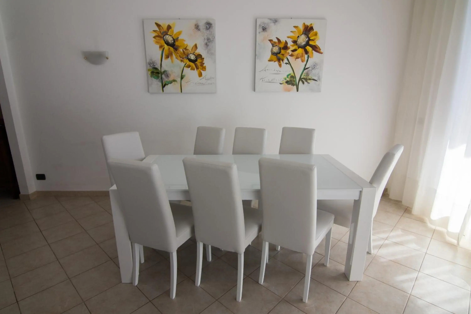 Silky House with Private Parking