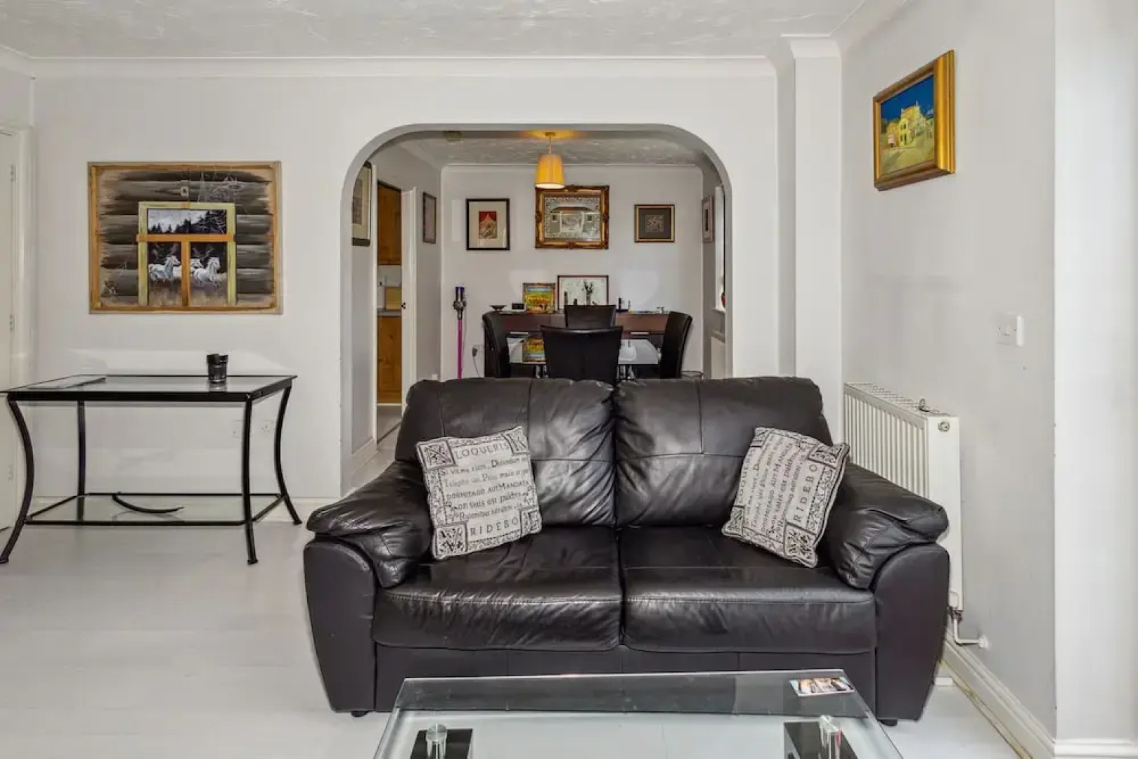 Urban Oasis - Modern 2B/2B Retreat Near Nature