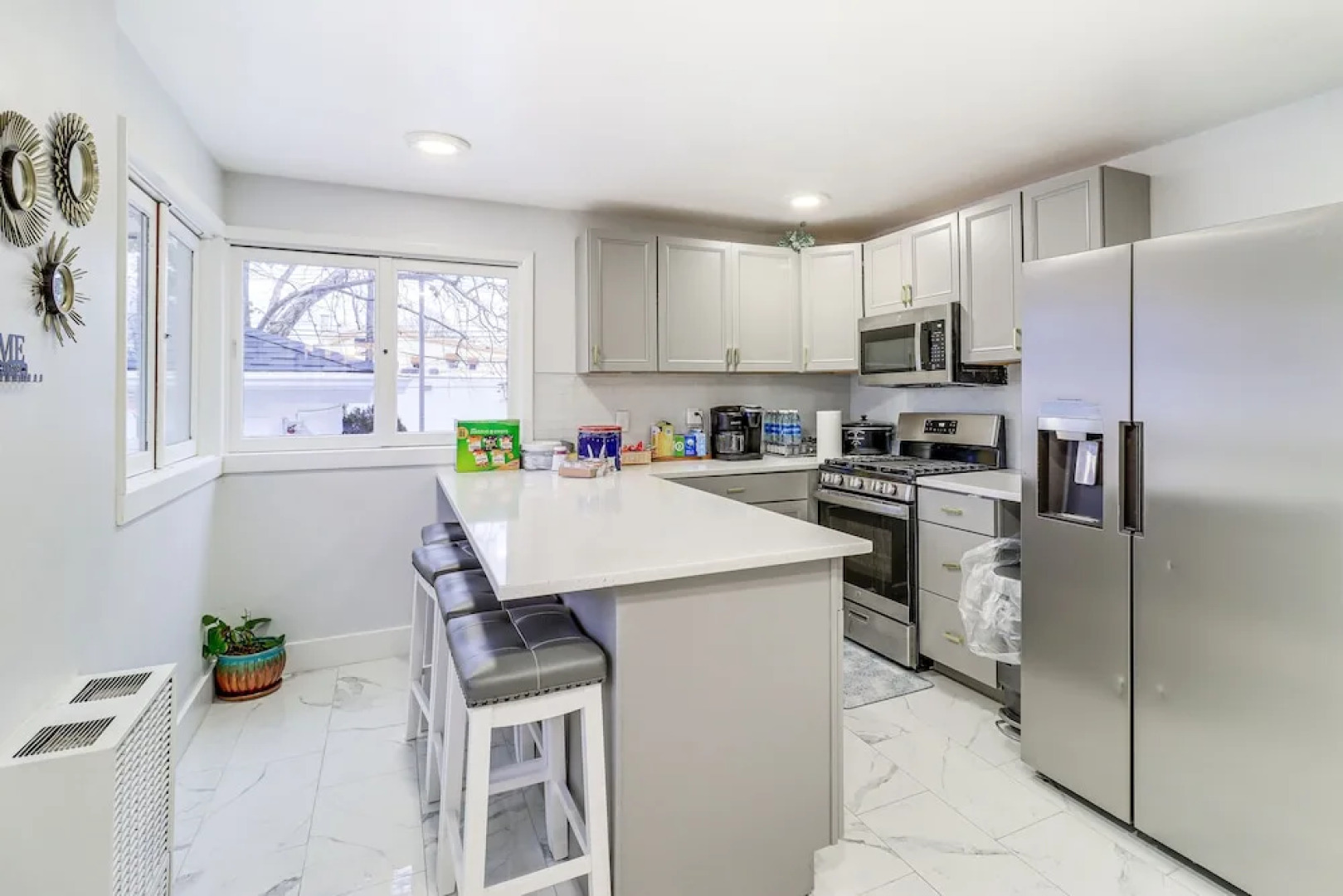 Michigan Retreat w/ Screened-in Porch, Near Lakes!