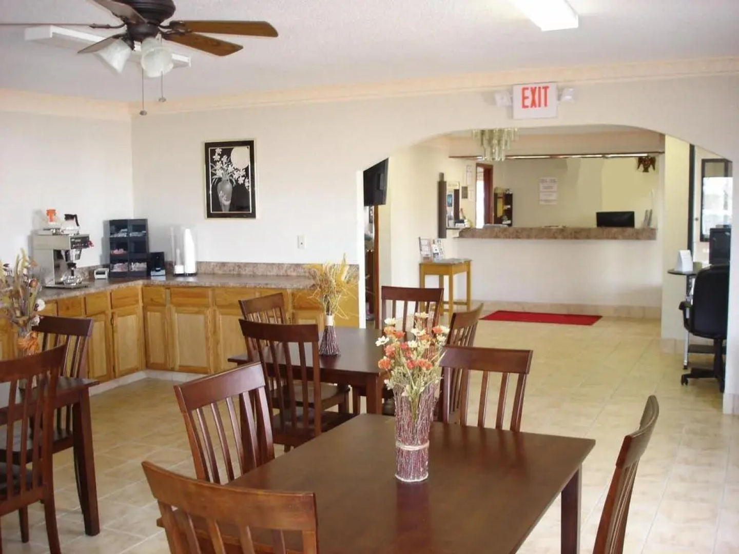 Americas Best Value Inn & Suites Macon at Eisenhower Pkwy