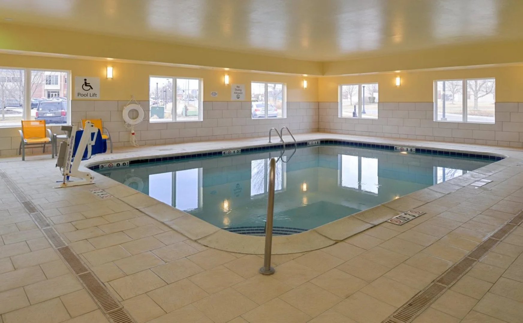 Holiday Inn Express & Suites Omaha West by IHG