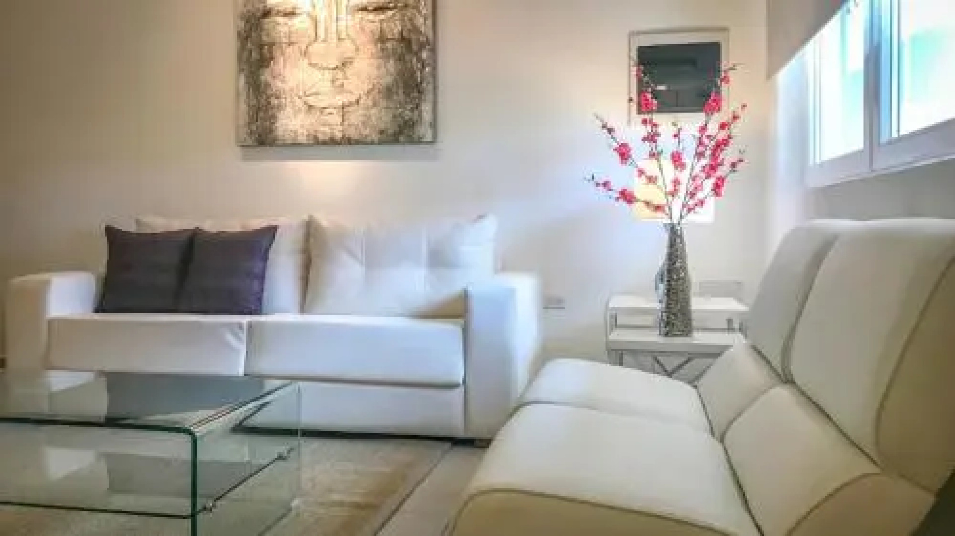 Only 350 yards from Eagle beach! Breakfast included!