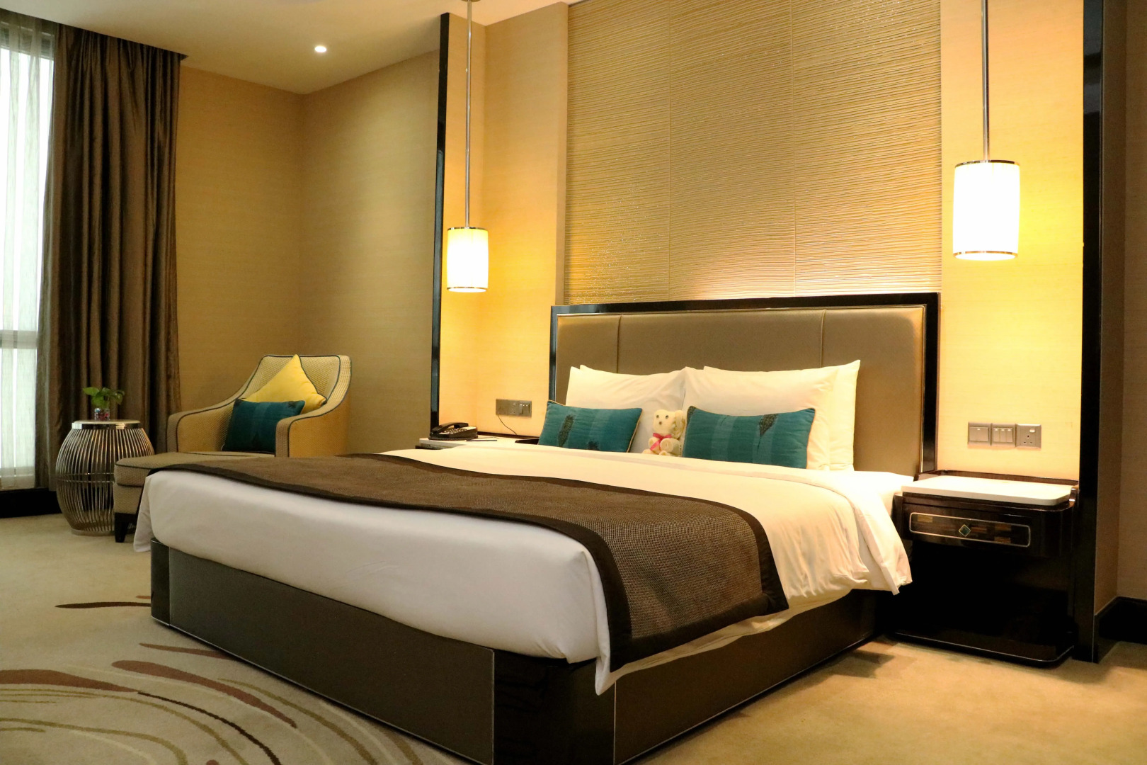 Pacific Regency Hotel Suites