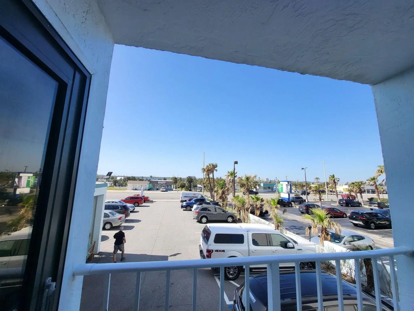 Beachside Hotel