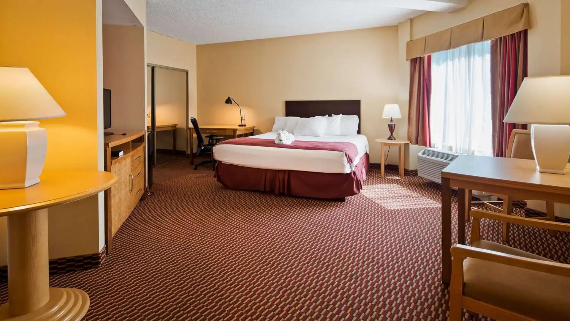 SureStay Plus Hotel by Best Western Syracuse Airport