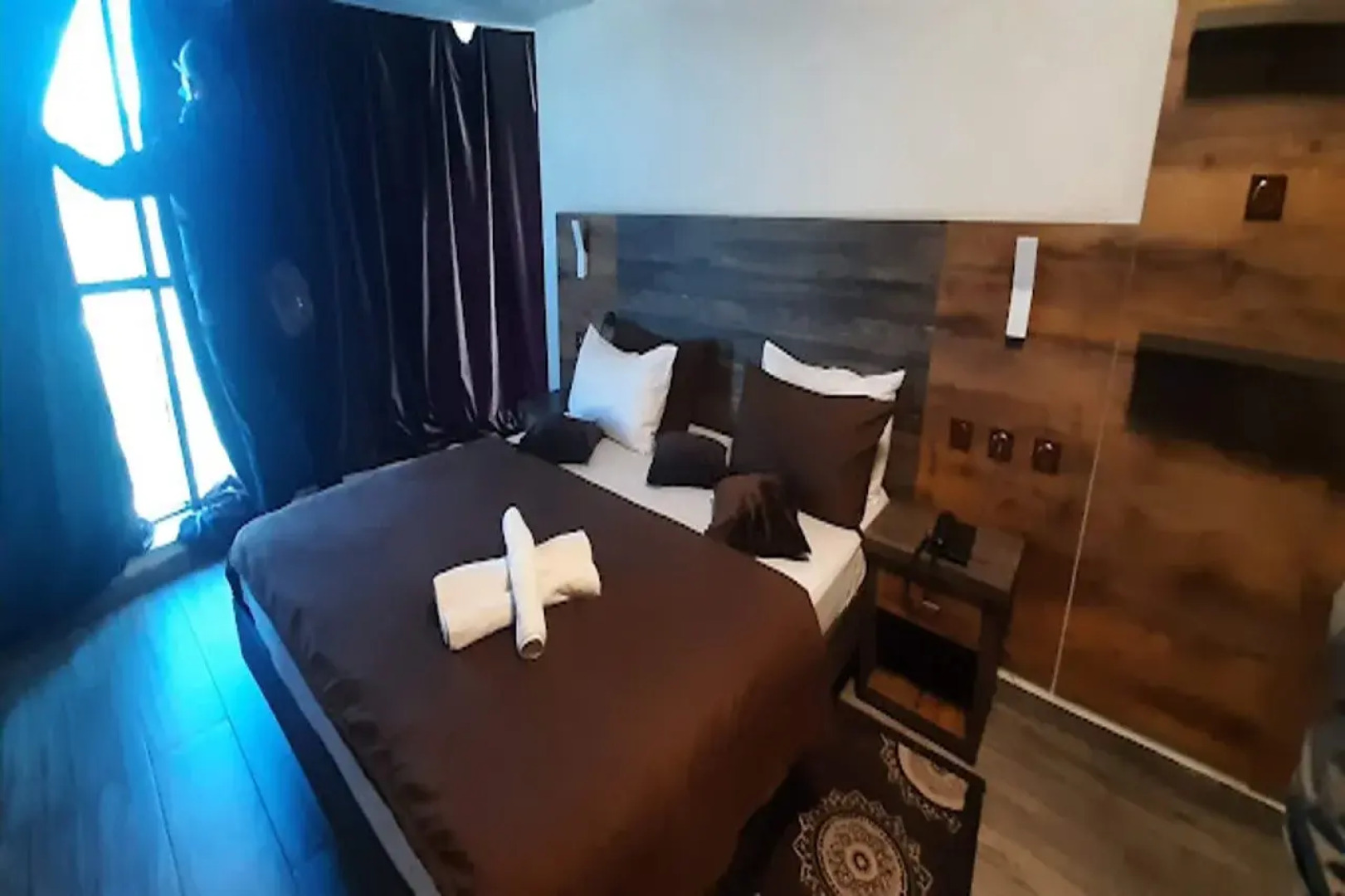 Barbarous Royal Hotel