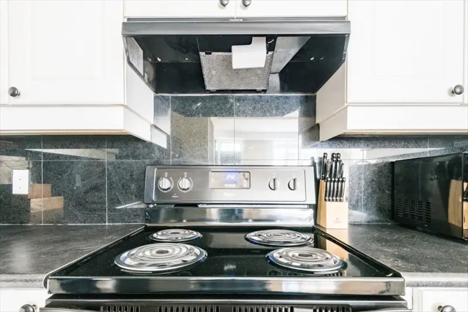 Bright 3BR in Church Yonge Corridor by Sonder