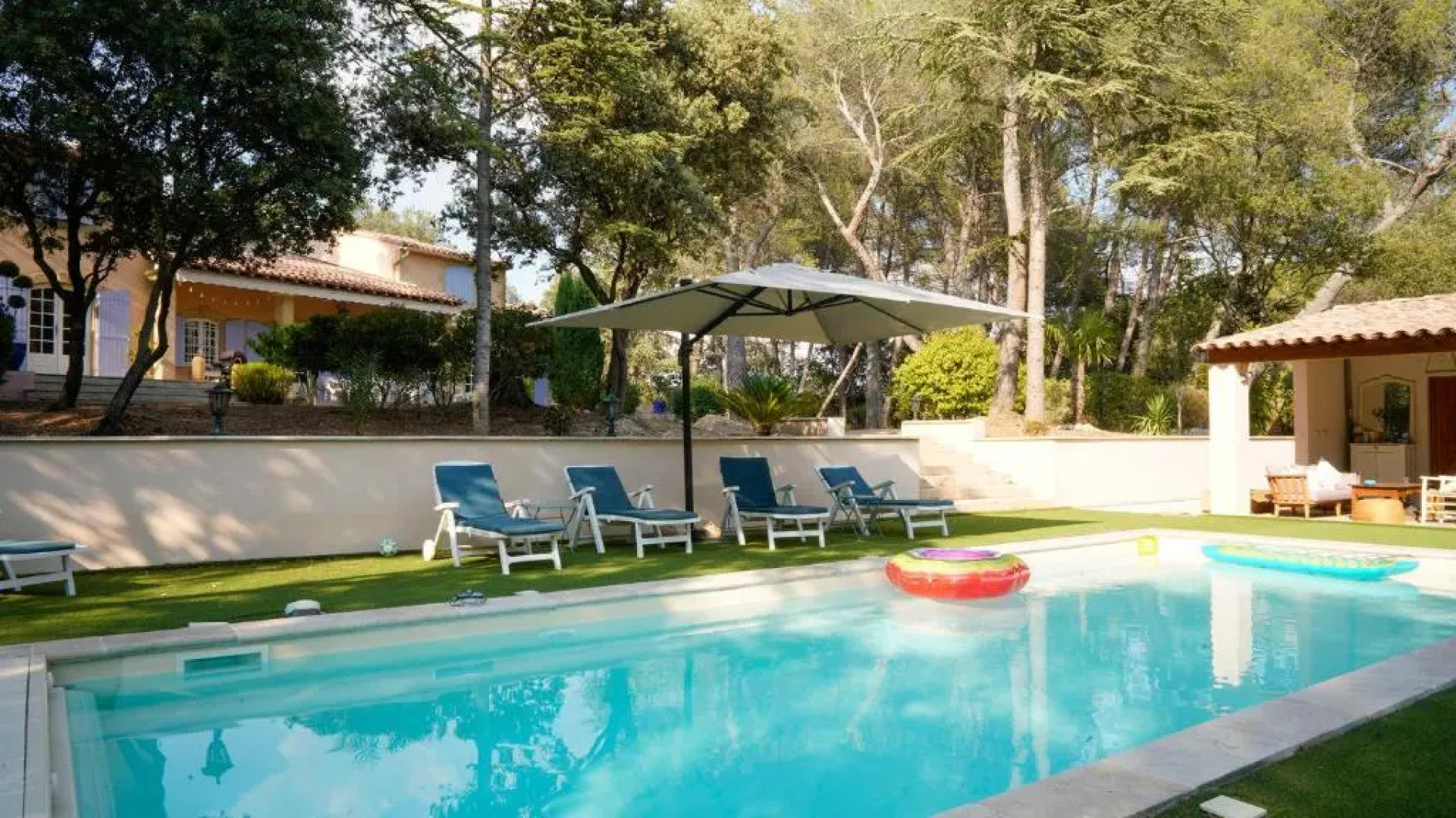 Maisonnette Dans Le Luberon - Bois Romay