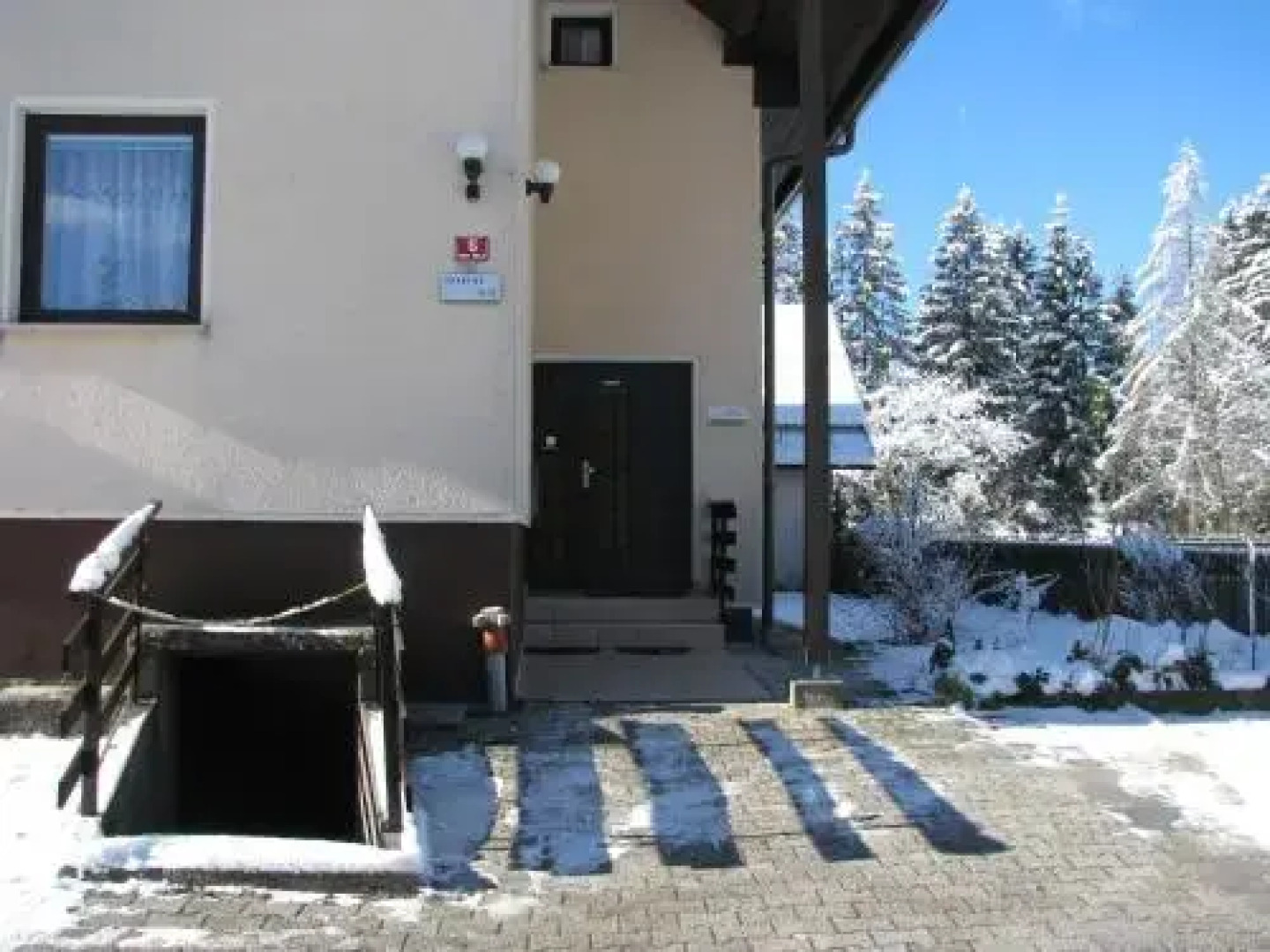 Apartments and Rooms Milena