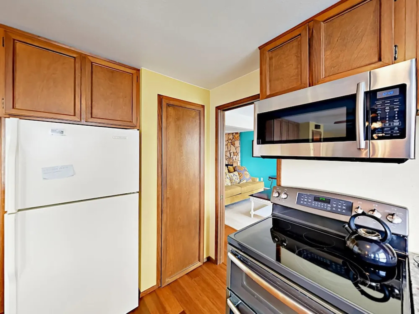 Puget Sound Views with Private Beach by RedAwning