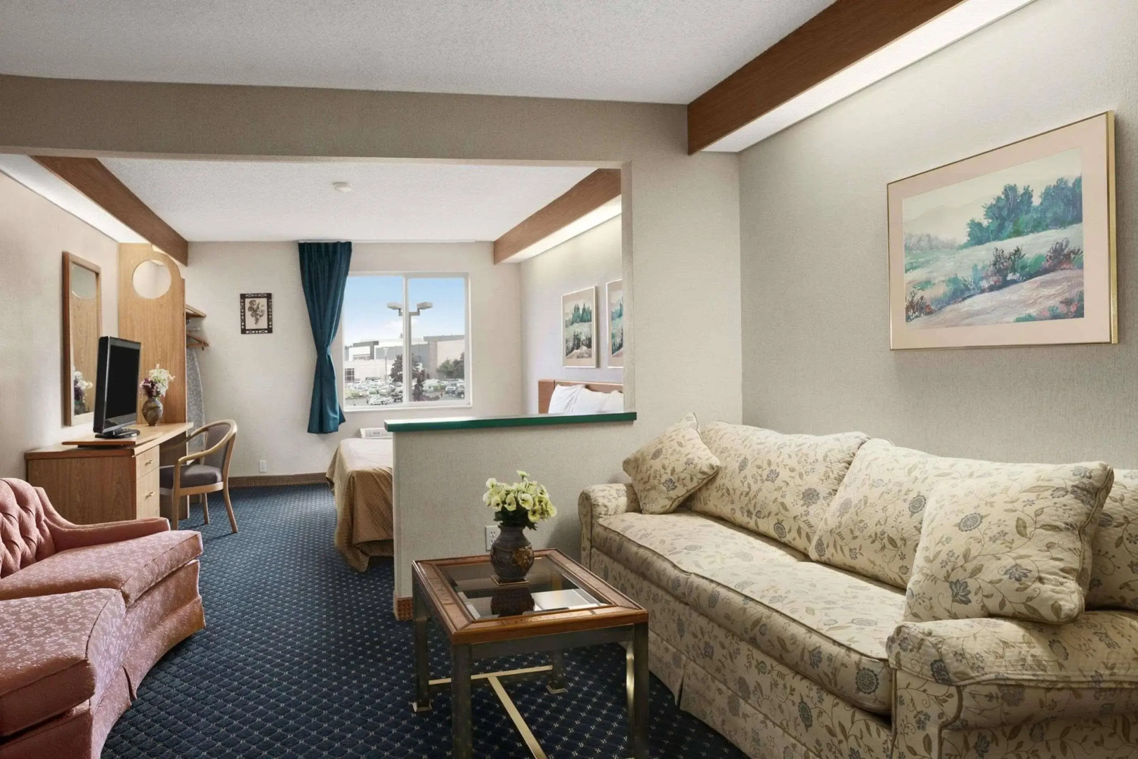 Howard Johnson Hotel & Suites by Wyndham Vancouver