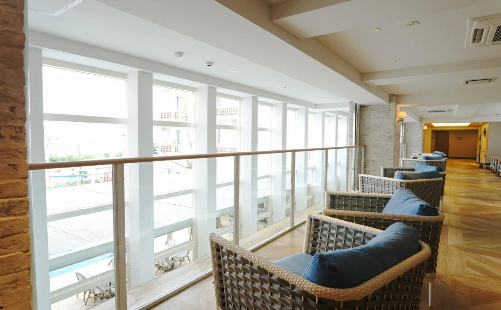 Hot Cross Point SANTA MONICA