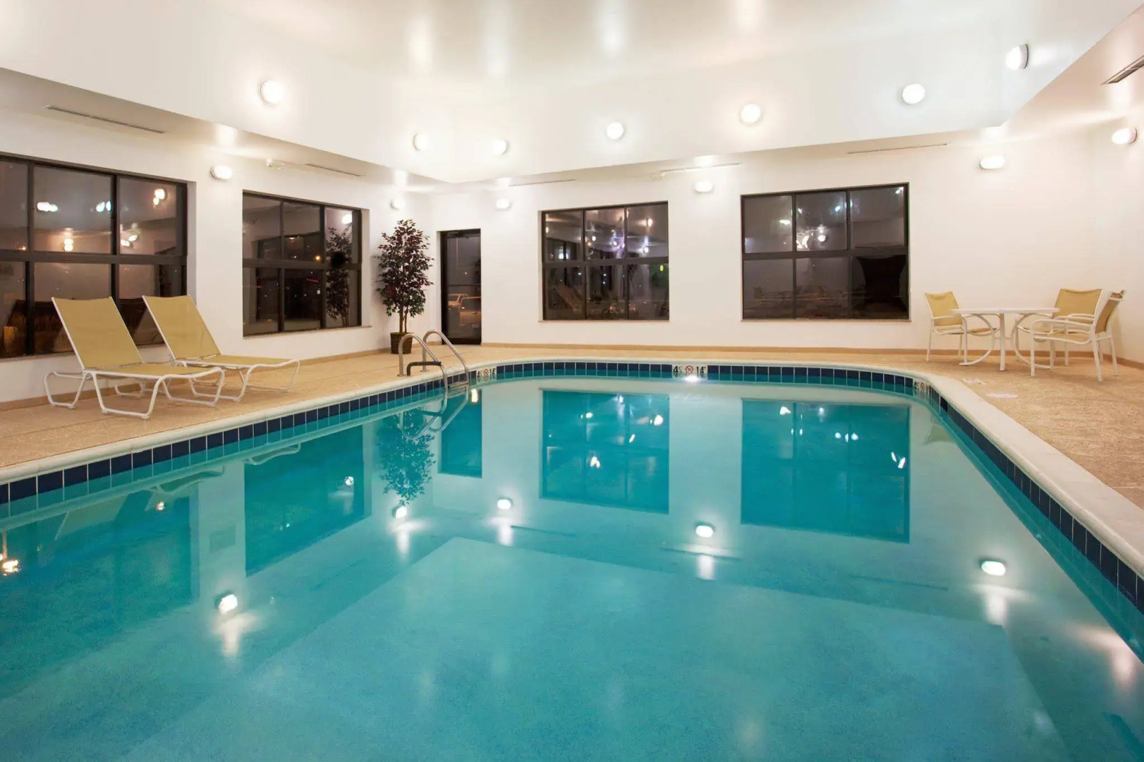 Holiday Inn Express & Suites Morris by IHG