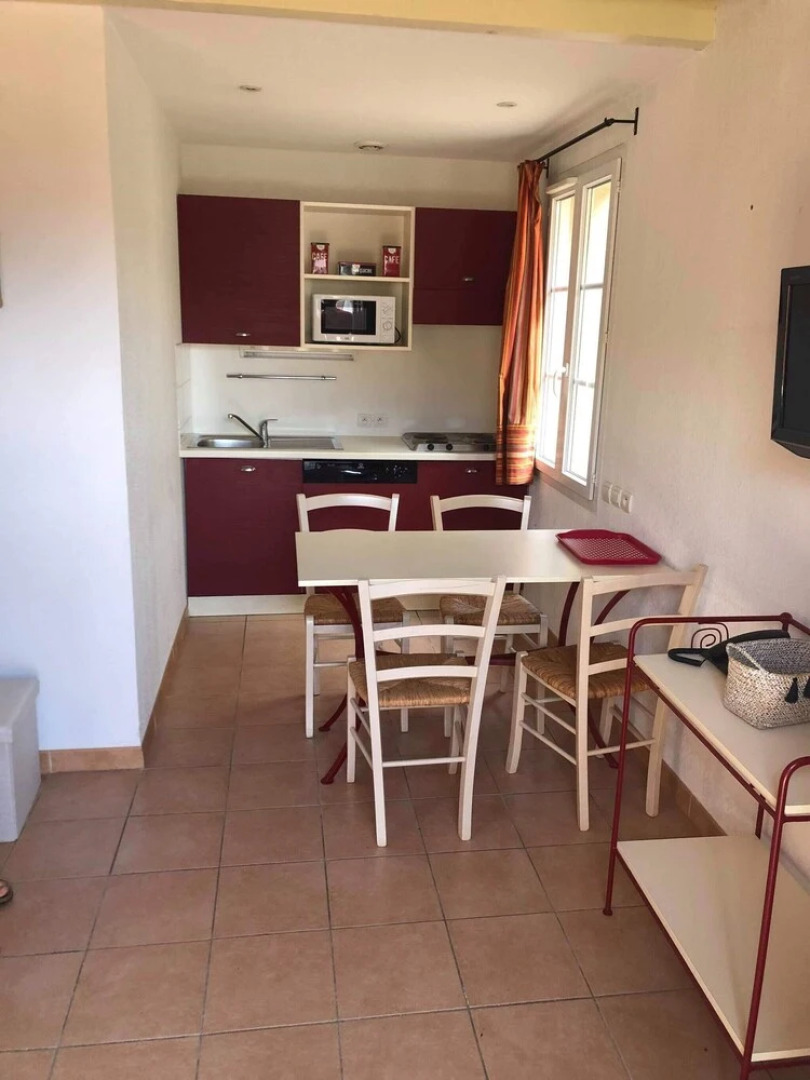 House With one Bedroom in Gallargues-le-montueux, With Pool Access, Furnished Terrace and Wifi - 20 km From the Beach