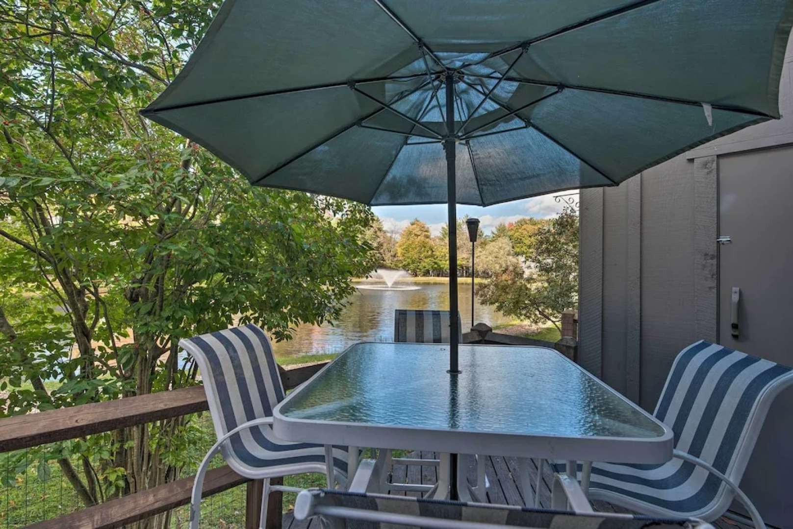 1 Mi to Jack Frost Ski Resort: Water-view Retreat