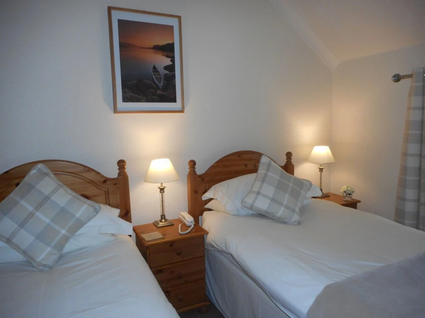 The Robertson Arms Hotel