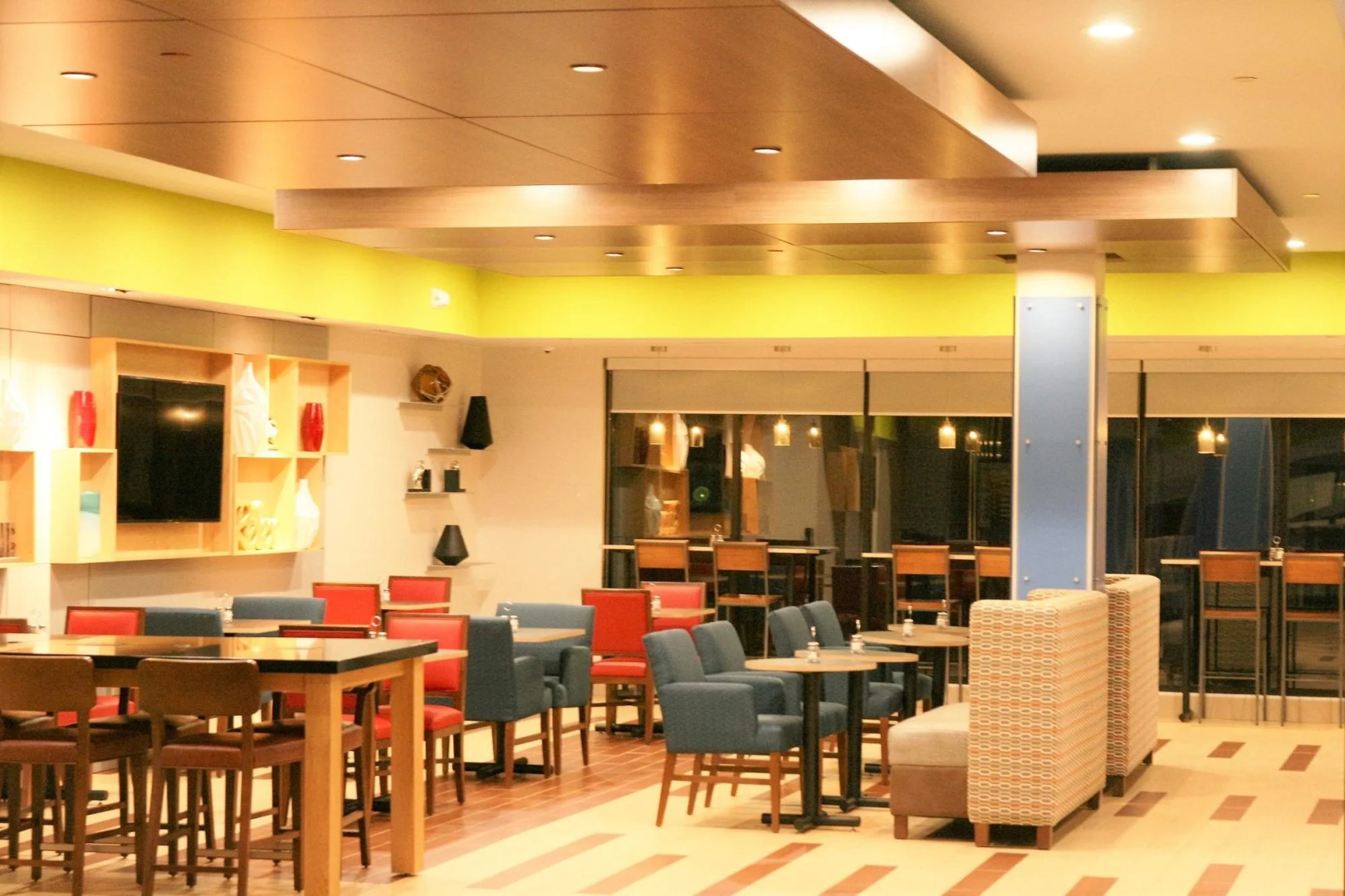 Holiday Inn Express & Suites Clarion