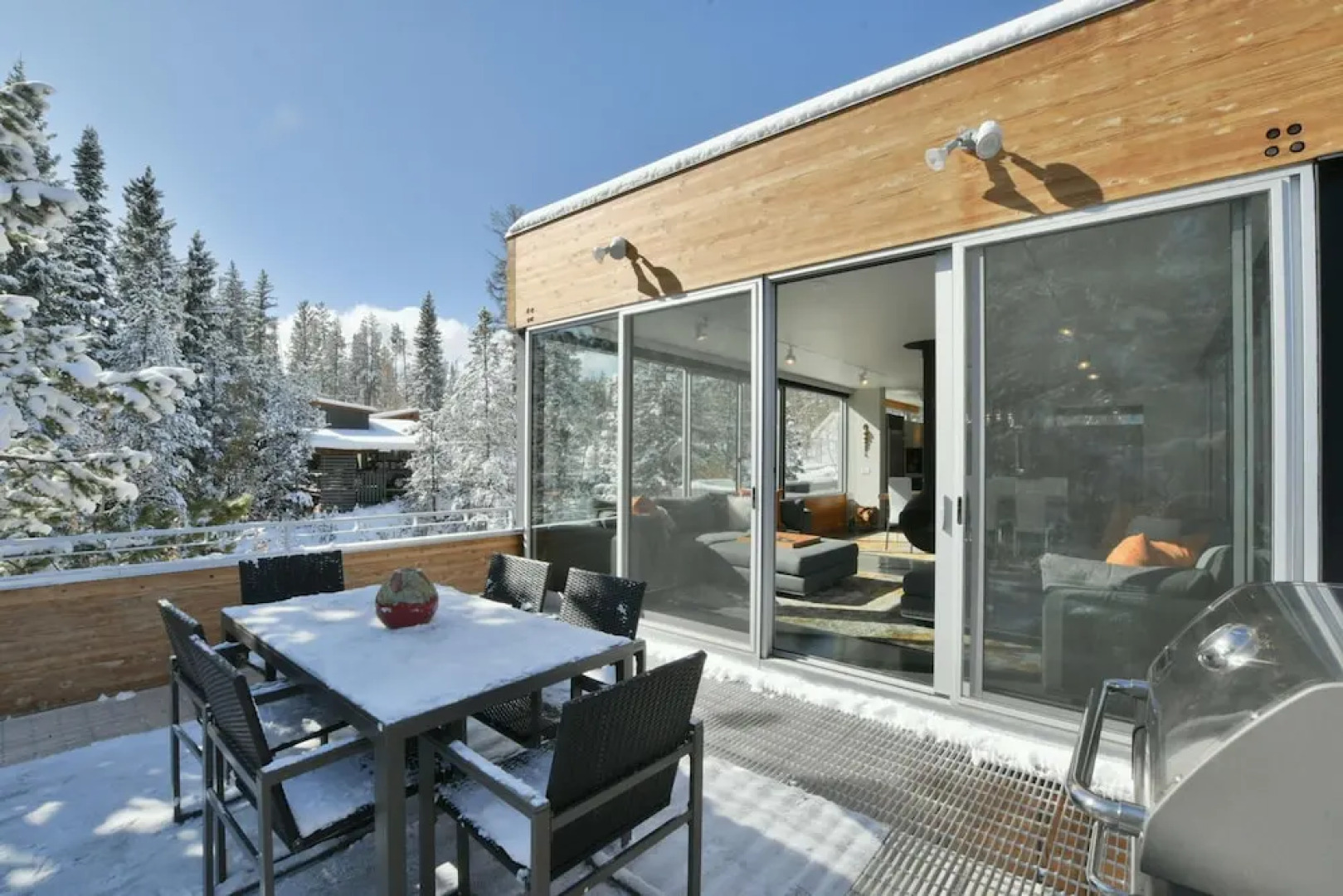 Modern River Front Luxury Chalet by Winter Park Escapes