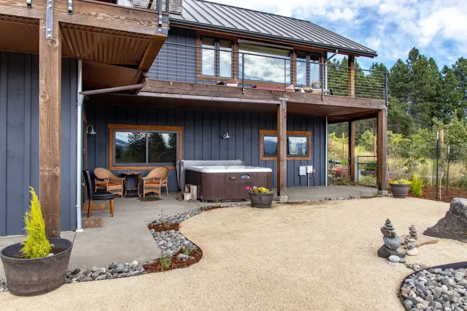 Zen View 2 Bedroom Home by Redawning