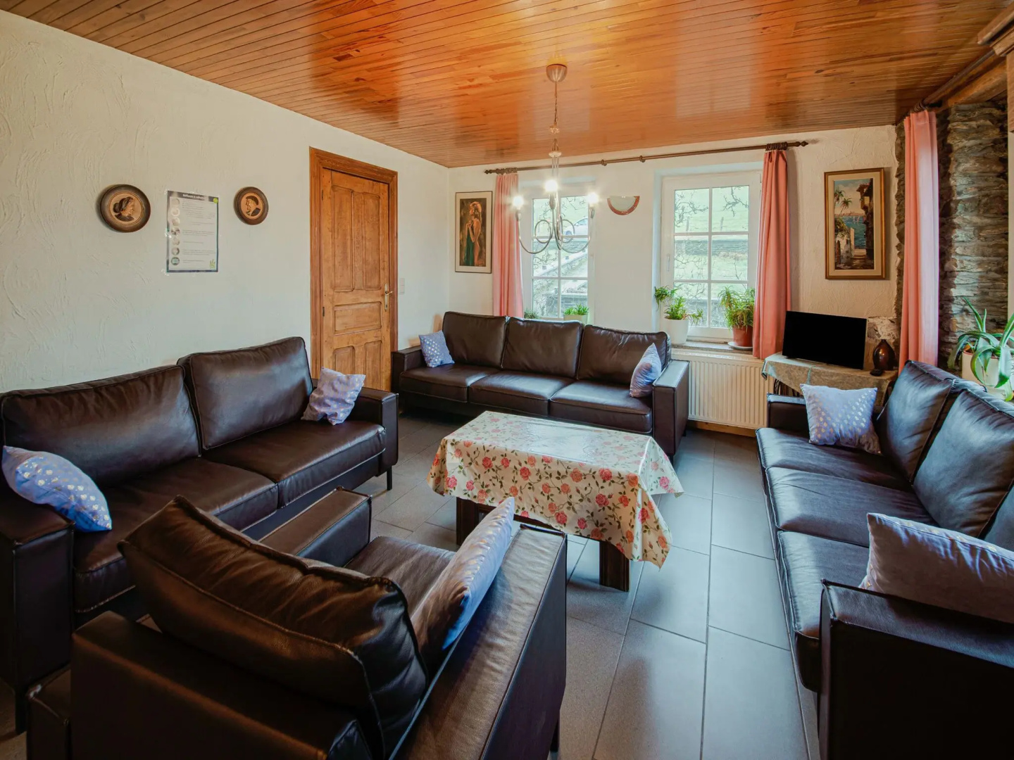 Cozy farmhouse in Brisy with sauna