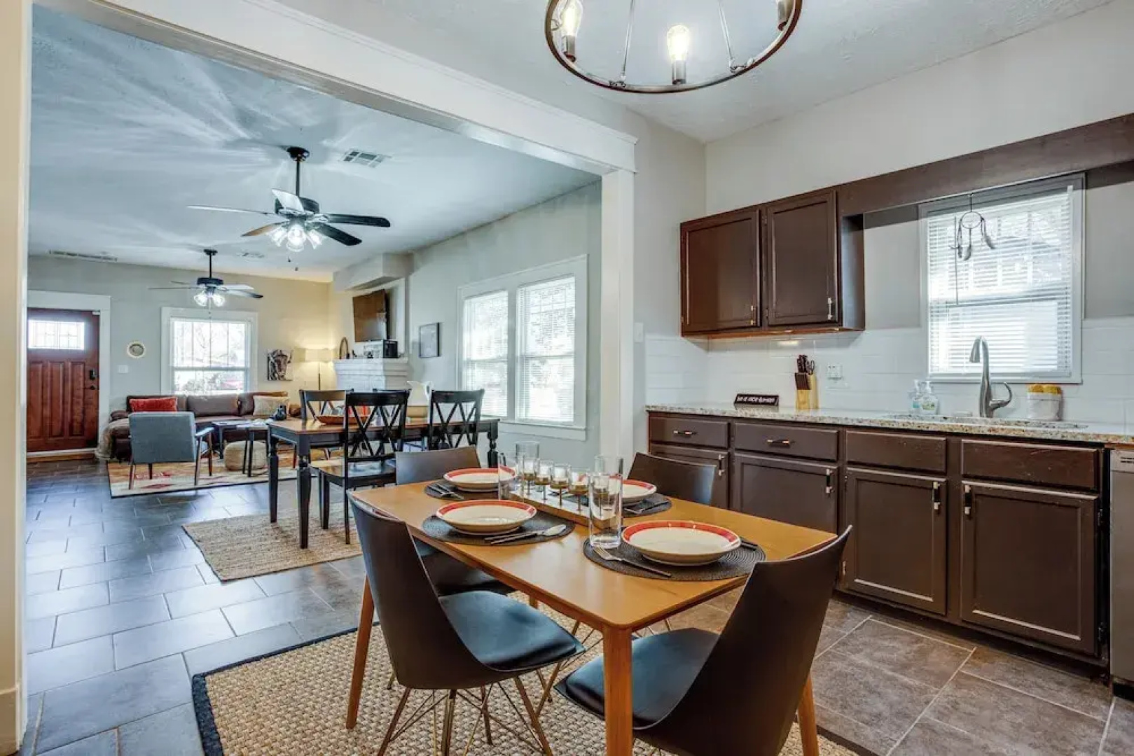 Chic Lawton Home, 5 Mins to Fort Sill!