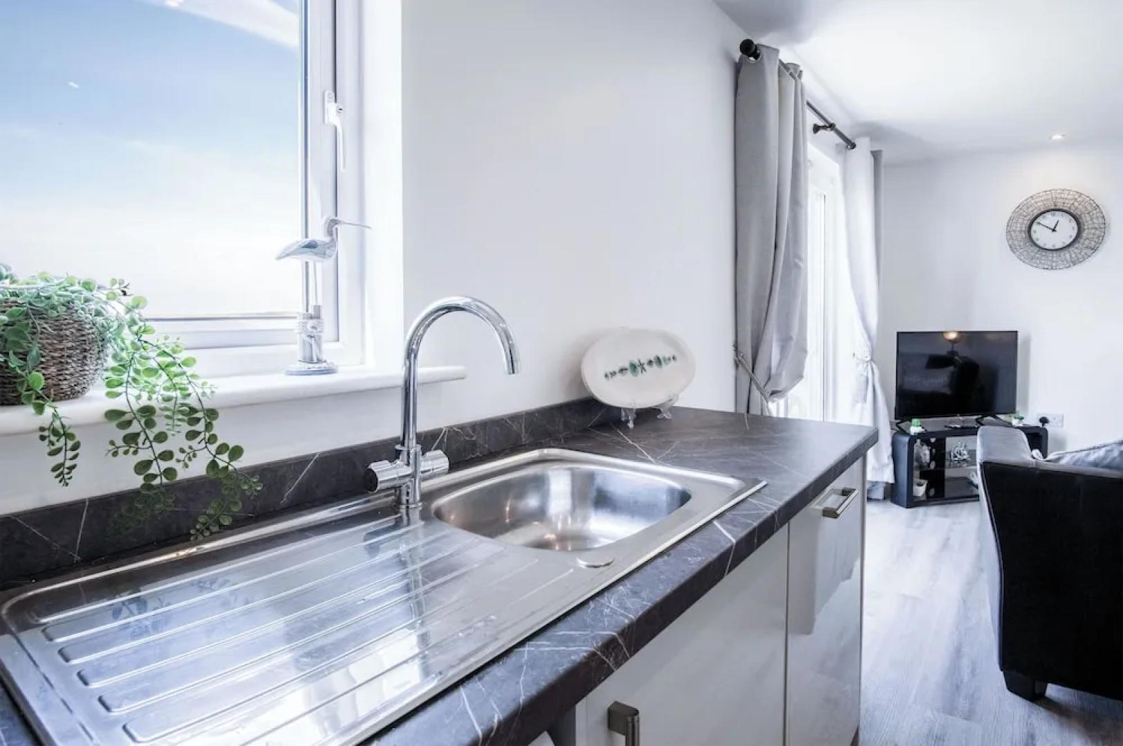 Beach View - 2 Bed Apartment - Llanelli