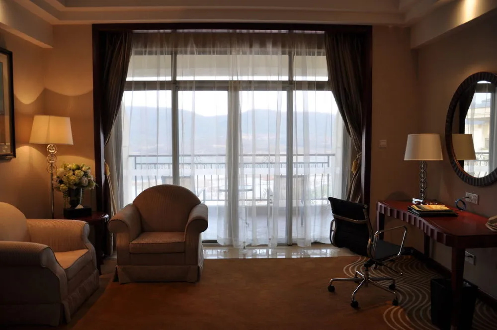 Country Garden Hill Lake Phoenix Hotel