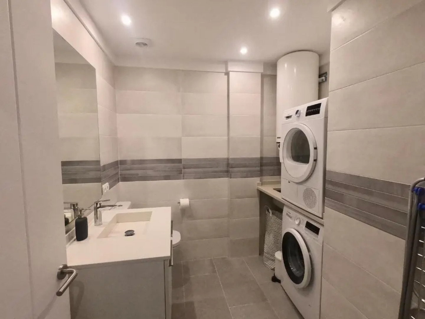 Apartamento nuevo en el centro con garaje