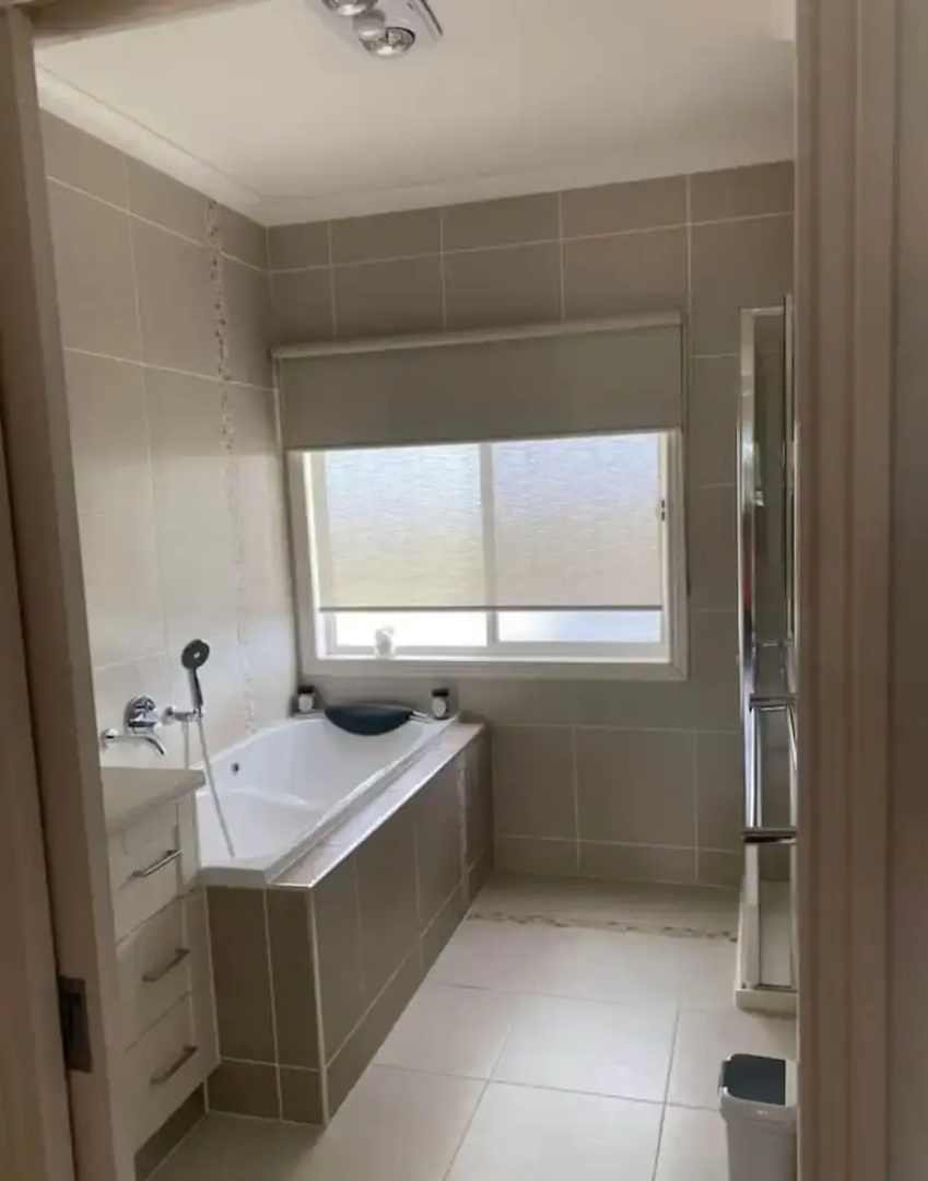 Killy Dora Beachside Escape Pet Wheelchair Friendly A Modern Coastal Retreat With Accessibility in Mind