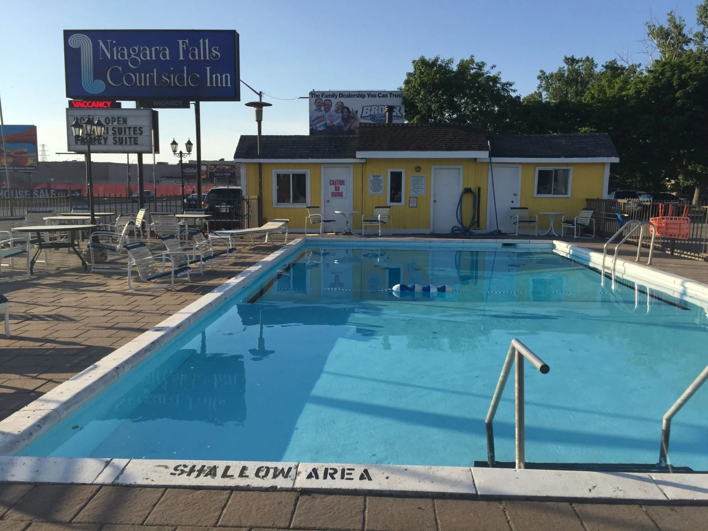 Niagara Falls Courtside Inn