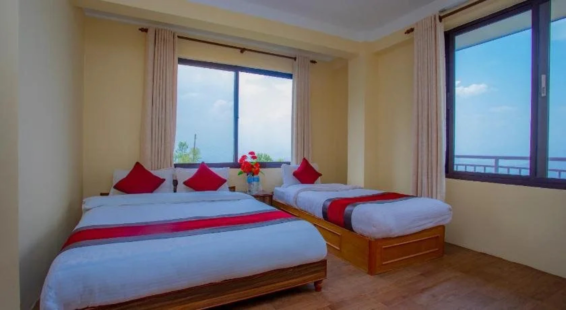 Hotel Himalayan Sunrise