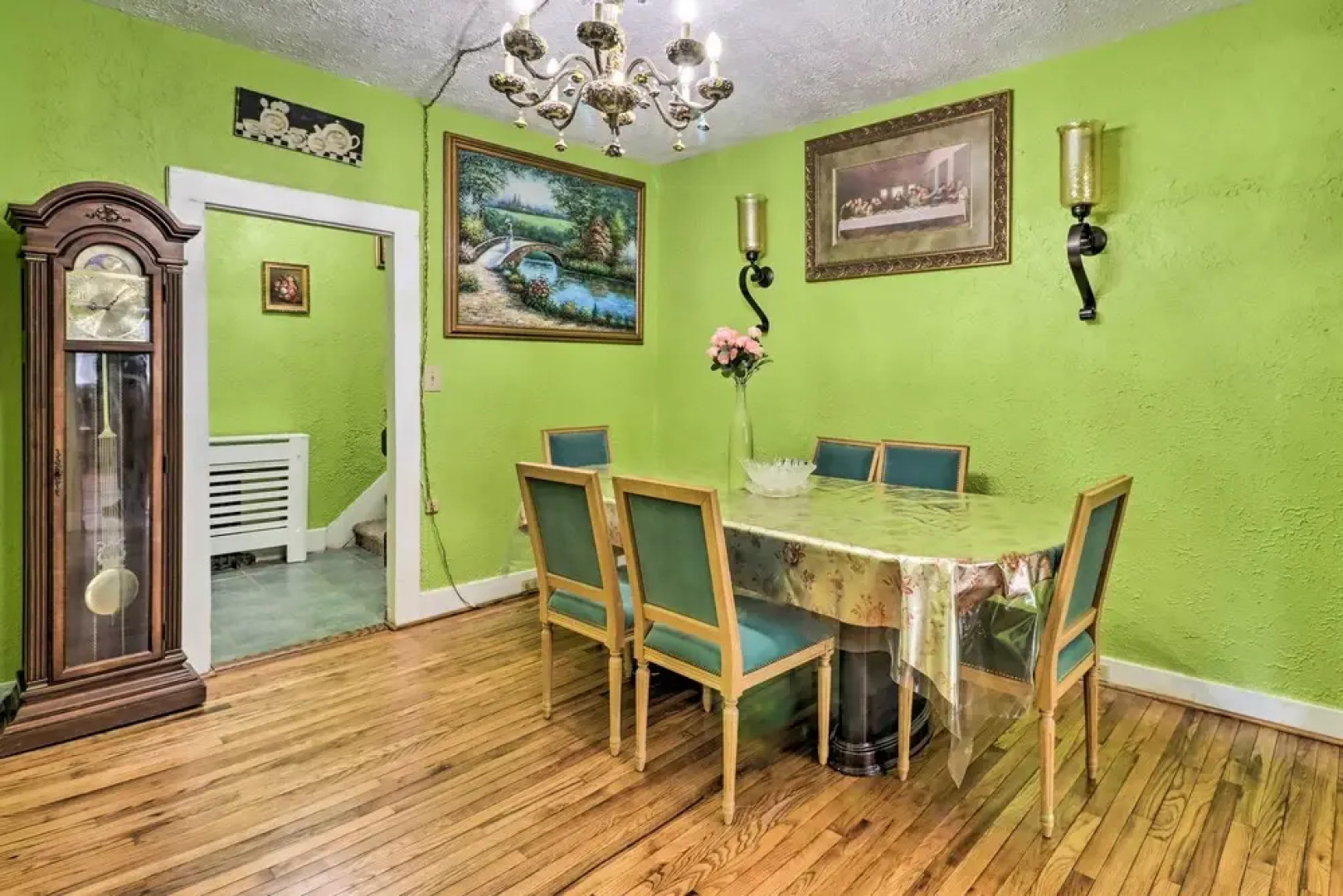 3 Mi to Lake: Spacious Tobyhanna Home & Guest Home